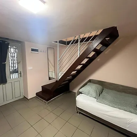 Daire N49 Budapeşte